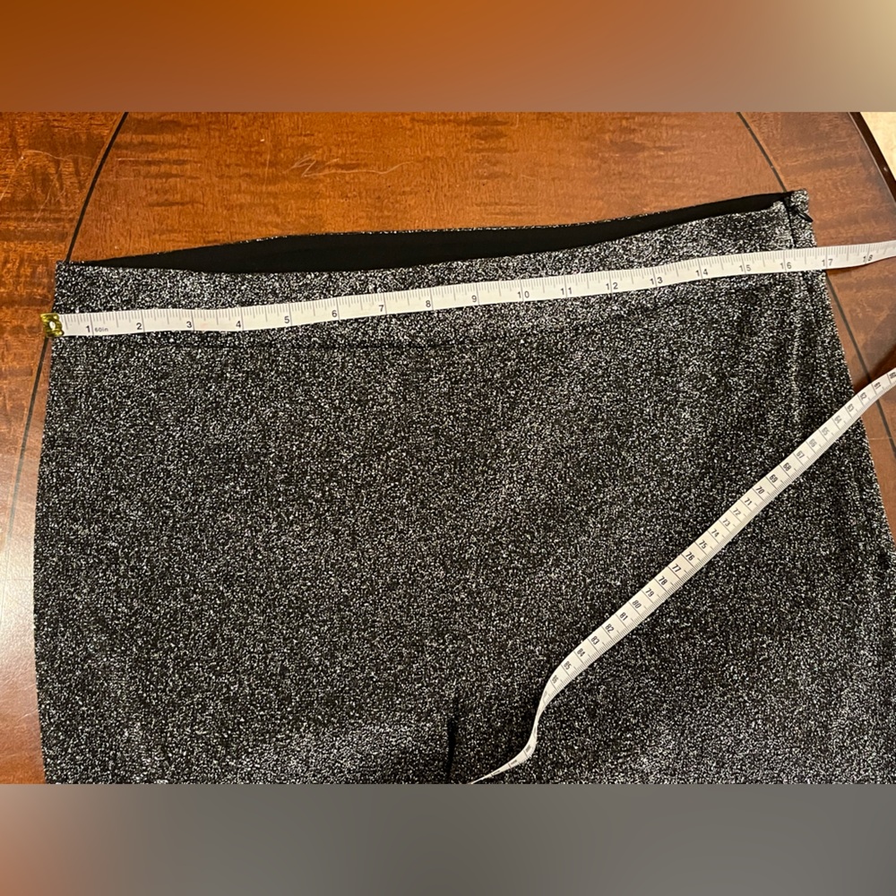 H&M silver sparkly pants. Ankle length. Side zipper. Holiday party outfit NWT. L - Picture 10 of 12